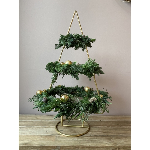 kerstboom in metalen frame