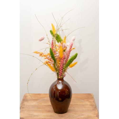 Vaasje met droogbloemen